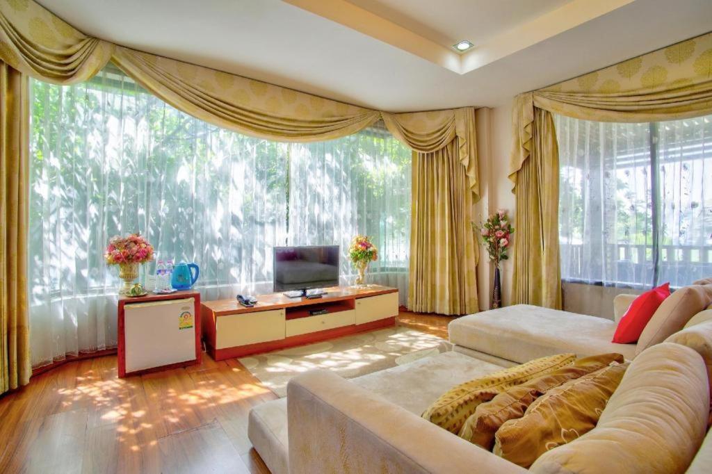 Thaiasia Goldensea Resort Phra Nakhon Si Ayutthaya Buitenkant foto