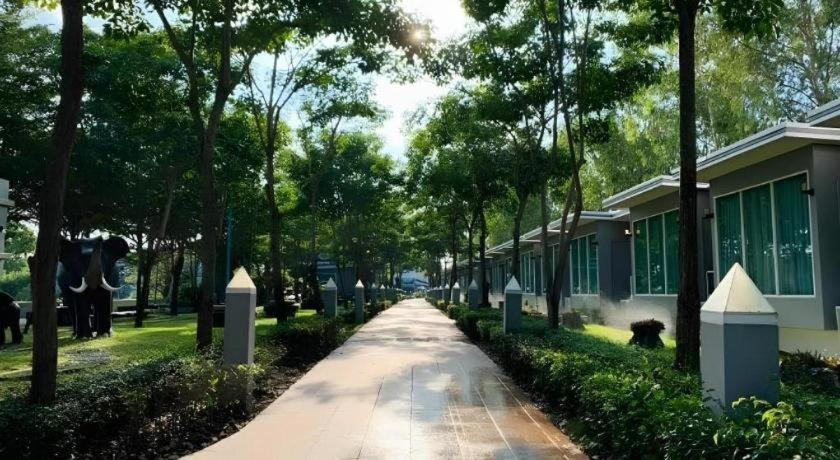 Thaiasia Goldensea Resort Phra Nakhon Si Ayutthaya Buitenkant foto